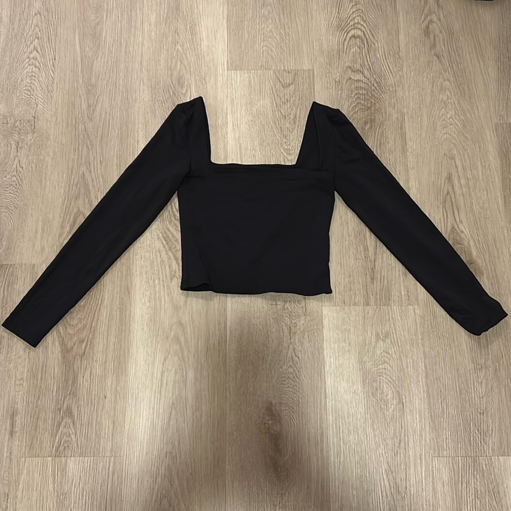 Aritzia Babaton Contour Top